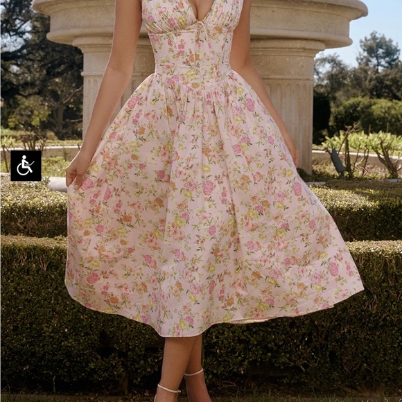 House of CB Dresses & Skirts - House of CB Emmeline floral midi dress